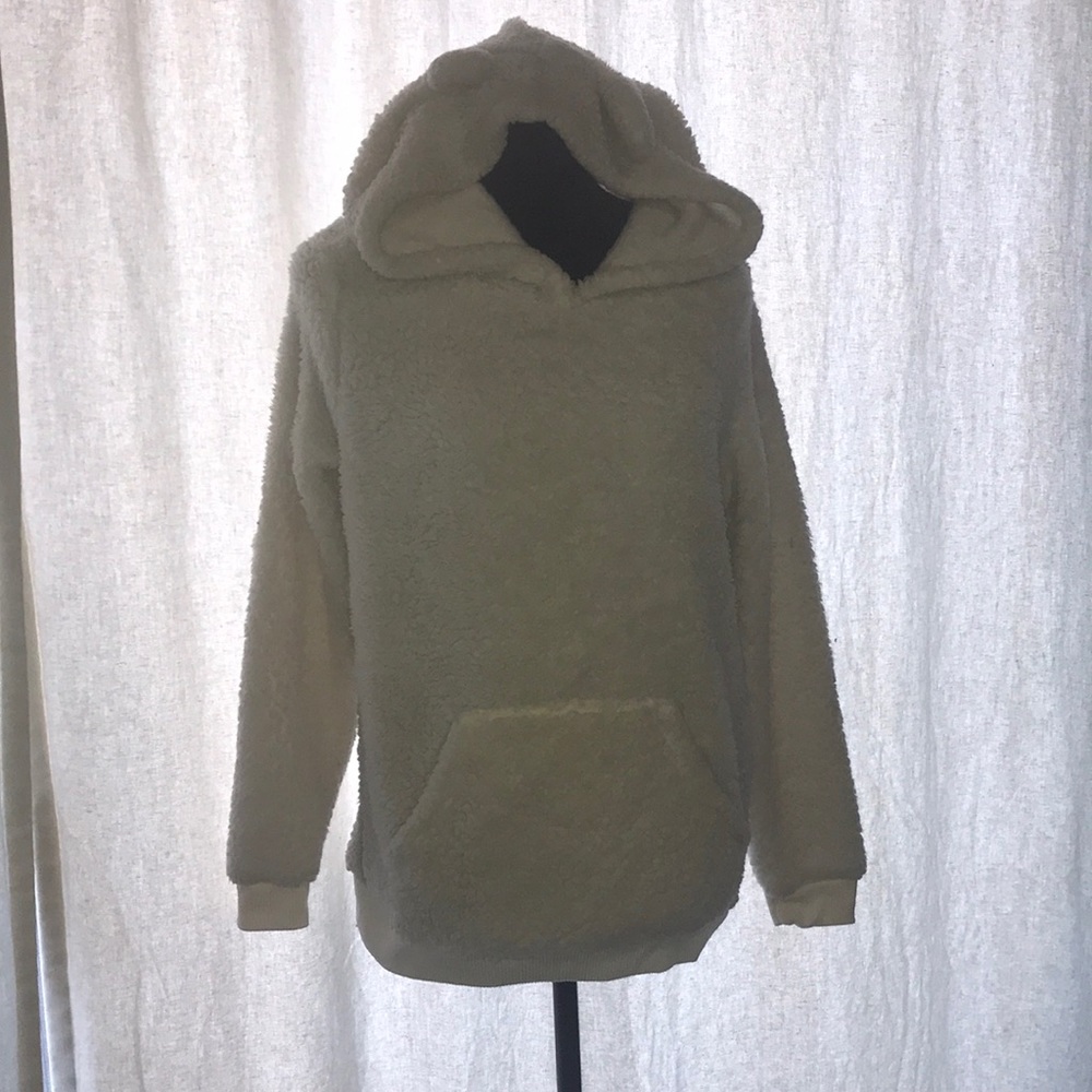 Cute, comfy sweatshirt w/ hood (ears!) and pocket